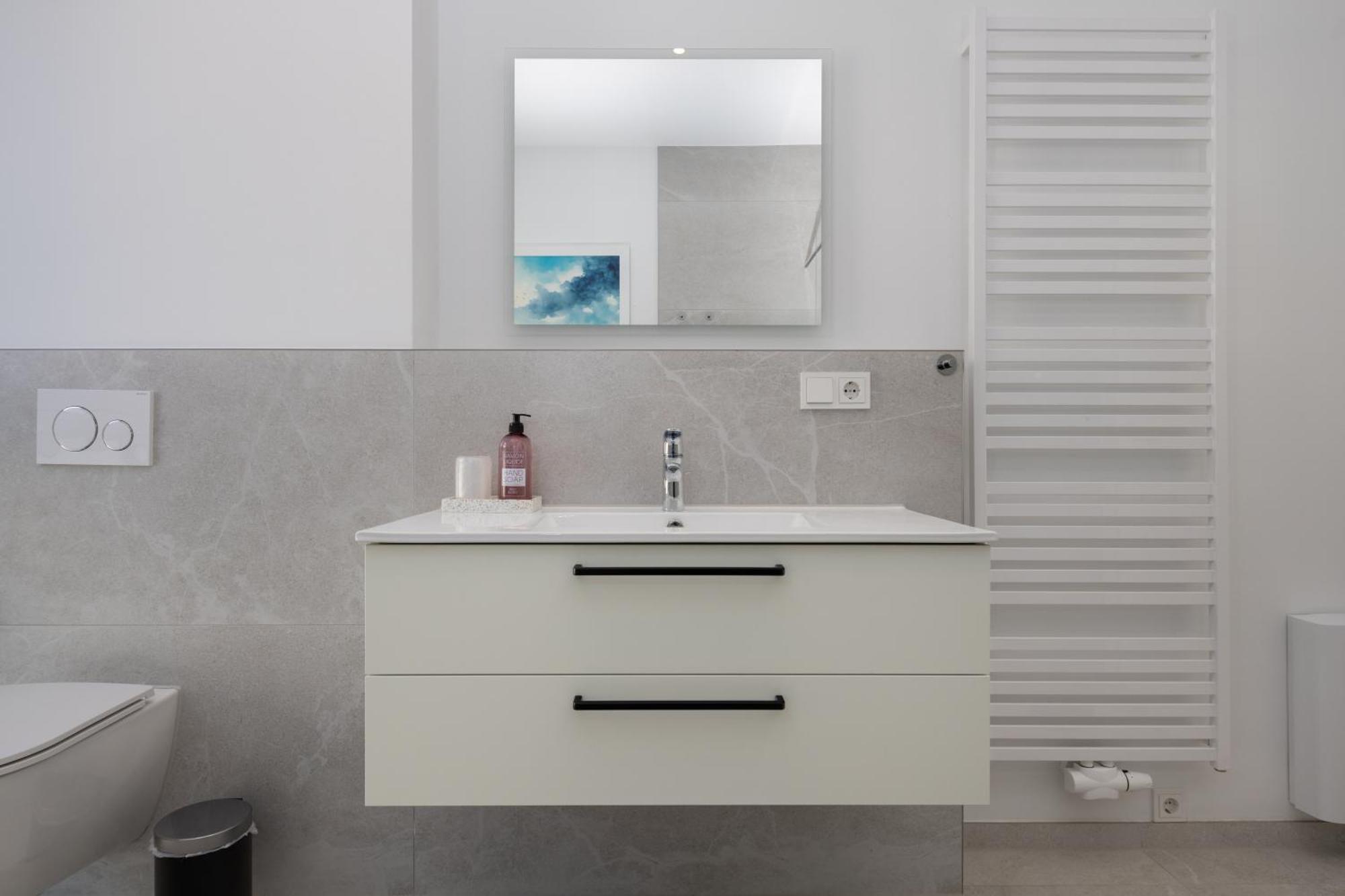 Ferienwohnung Strom Acht - Modern Frisch Inkl Stellplatz, Balkon - 200M Zum Alten Strom Rostock Ngoại thất bức ảnh